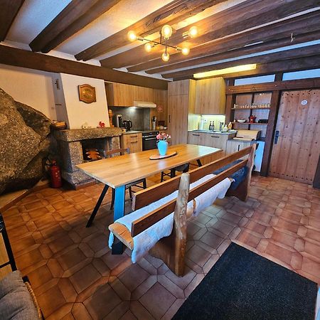 Petit Chalet Rustique Et Bucolique Bovernier Екстер'єр фото