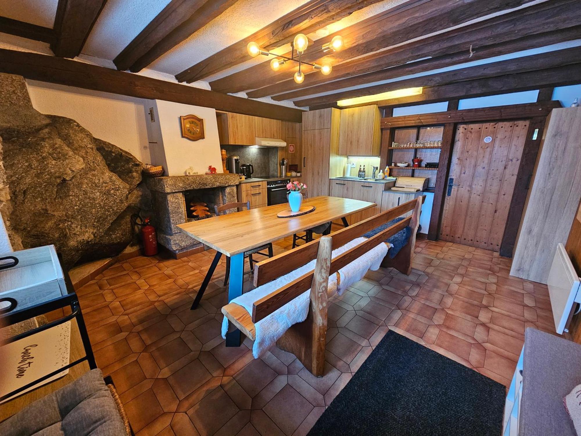 Petit Chalet Rustique Et Bucolique Bovernier Екстер'єр фото